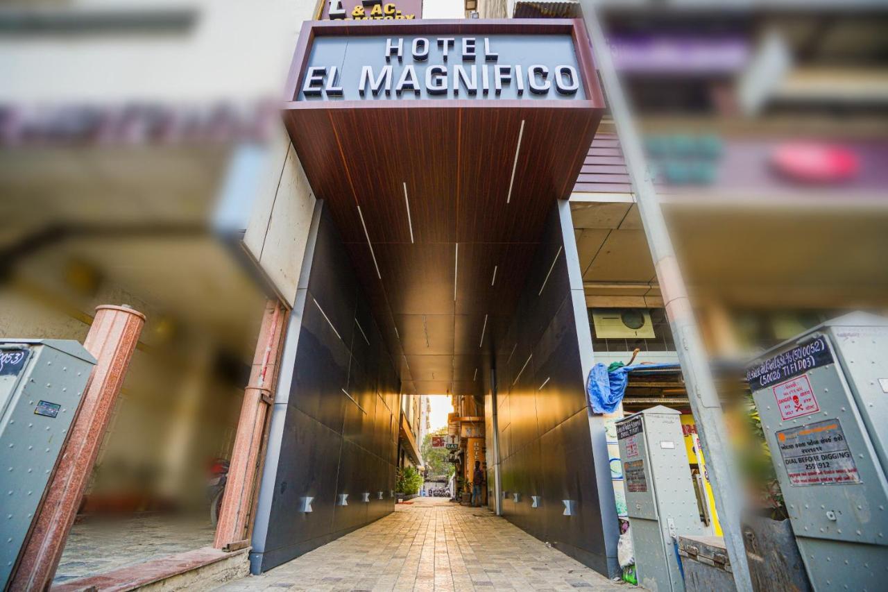 Hotel El Magnifico Surat Esterno foto